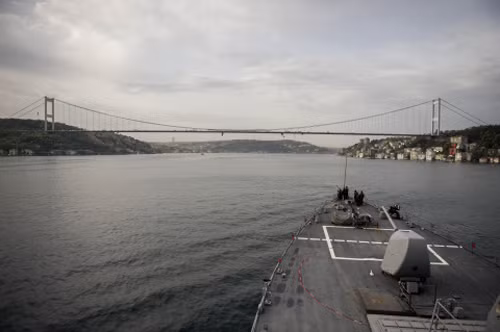 Tàu chiến USS Donald Cook rời Biển Đen, lính Mỹ tới Latvia ảnh 1