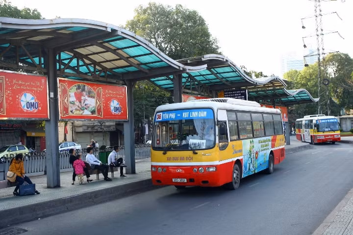 Giá vé xe buýt tăng tới 40% từ 1/5 ảnh 1