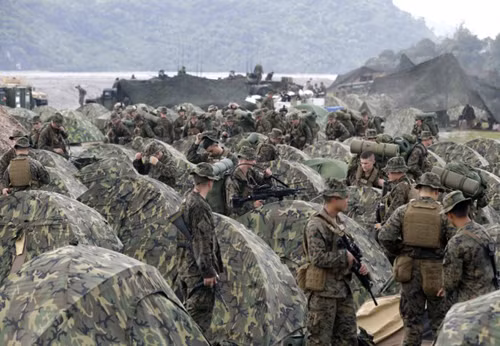 Mỹ, Philippines ký Hiệp định quân sự thời hạn 10 năm ảnh 1