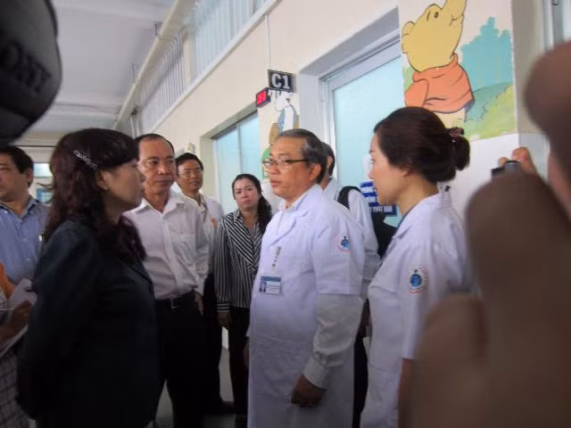 TP.Hồ Chí Minh tăng cường tiêm vét vắc xin sởi ảnh 2