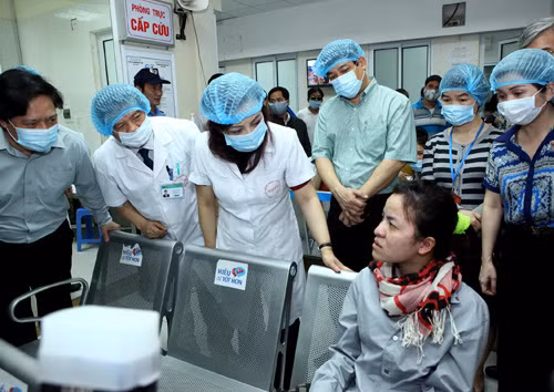 Bộ trưởng Y tế thị sát phòng chống sởi tại Hà Nội ảnh 1