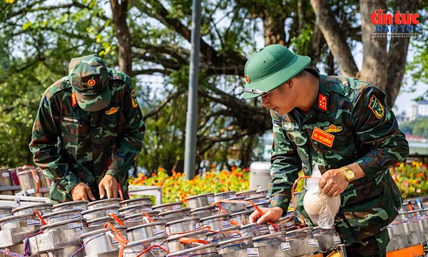 Ba trận địa pháo hoa sẵn sàng mừng 72 năm Ngày Giải phóng Thủ đô
