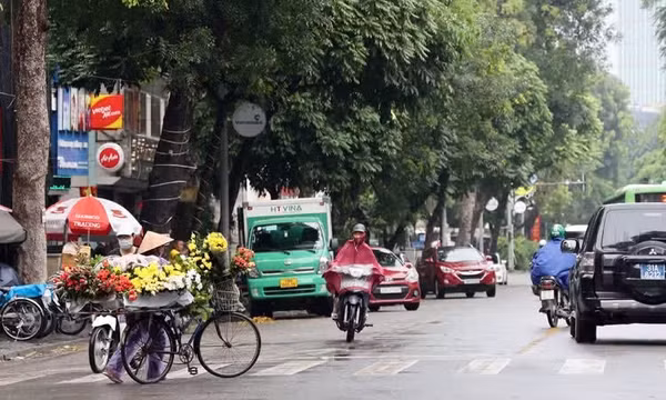 Không khí lạnh tràn xuống, Bắc Bộ chuyển lạnh kèm mưa lớn và dông