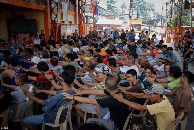 Thi hành “án tử” ngay trên đường phố Philippines ảnh 9