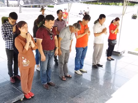 Tri ân liệt sĩ tại Nghĩa trang Quốc gia đường 9 ảnh 1