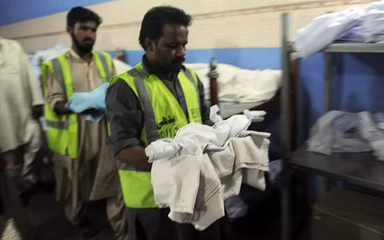 Số phận đau lòng của trẻ em ngoài giá thú ở Pakistan ảnh 1