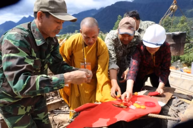 Rót đồng tượng Quan Thế Âm Bồ Tát trên đỉnh Fansipan ảnh 10