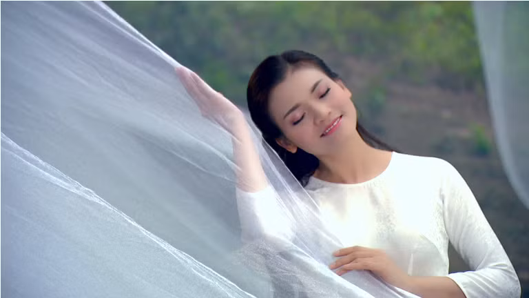 Sao mai Phạm Phương Thảo ra MV về 10 cô gái ngã ba Đồng Lộc ảnh 6