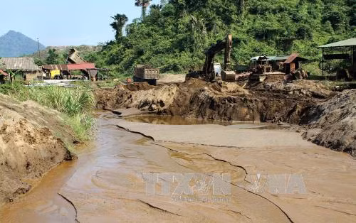 Thấp thỏm sống dưới "bom" bùn mangan ảnh 1