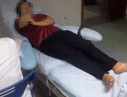 Giấu con, mẹ 50 tuổi bán máu nuôi con ăn học ảnh 2