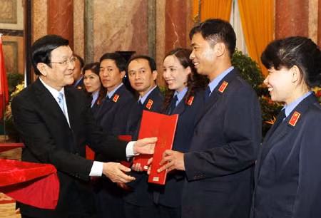 Trao quyết định bổ nhiệm kiểm sát viên, thẩm phán cấp Trung ương ảnh 1