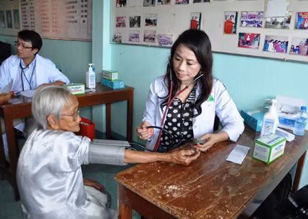 Phẫu thuật và chữa bệnh miễn phí cho dân nghèo Ninh Thuận ảnh 1