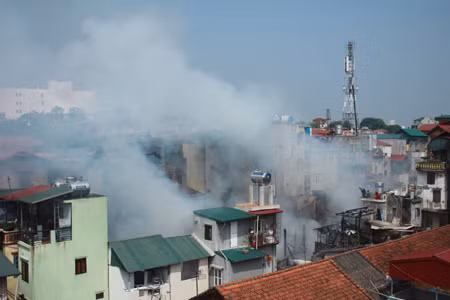 Hoảng loạn sơ tán trong vụ cháy tại Vọng Hà ảnh 16