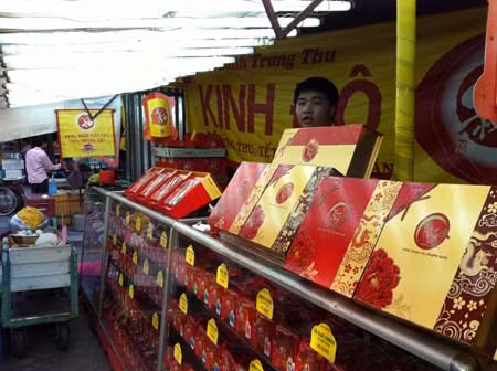 Bánh trung thu: Sức mua không giảm, giá tăng ảnh 1