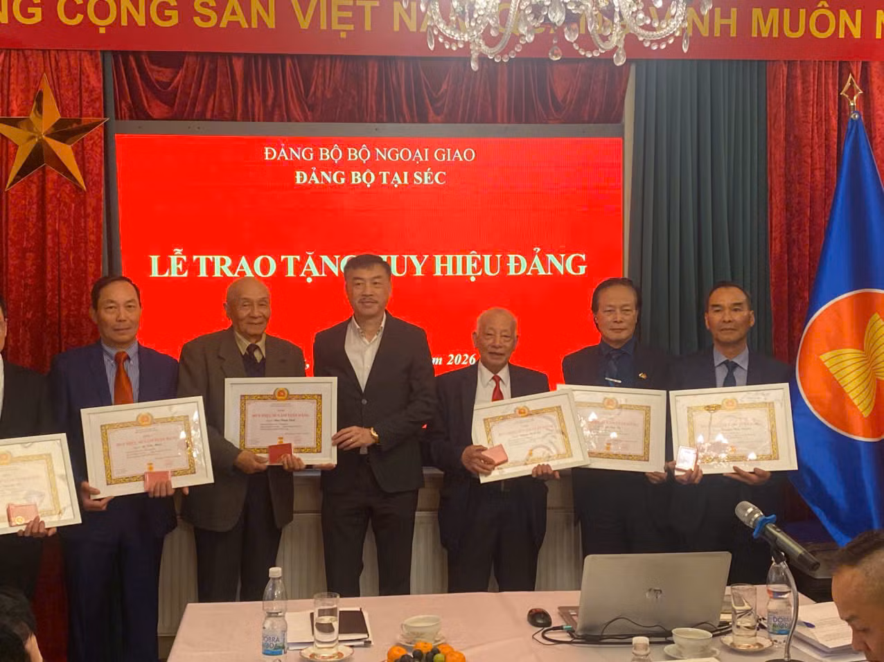 Chú thích ảnh