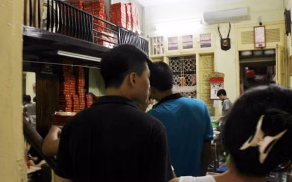 Nghẹt thở tìm mua bánh trung thu cổ truyền Hà Nội ảnh 3