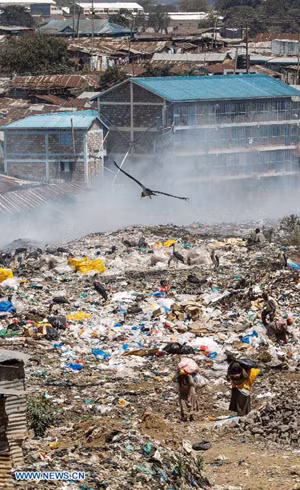 Cơ cực kiếm sống trên 'núi rác' Nairobi ảnh 8