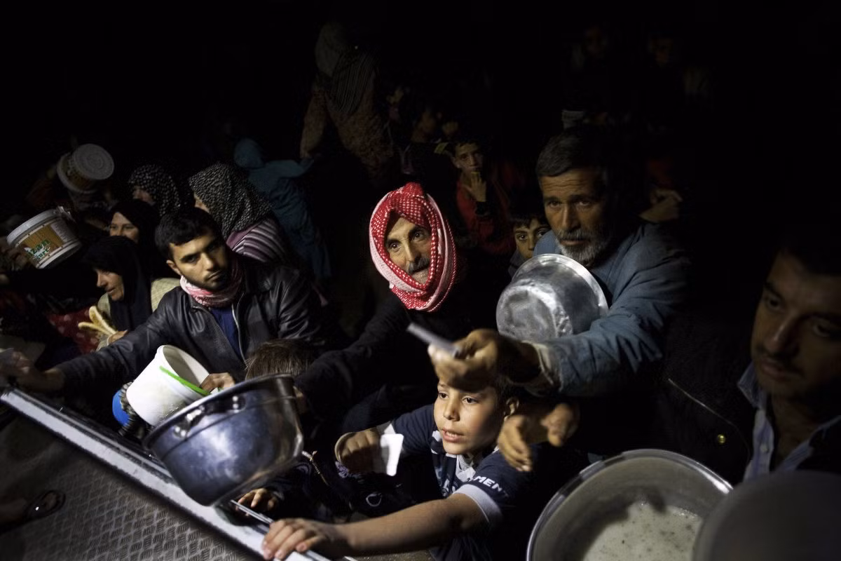 Ảnh đoạt giải đầy ám ảnh về cuộc chiến Syria ảnh 5