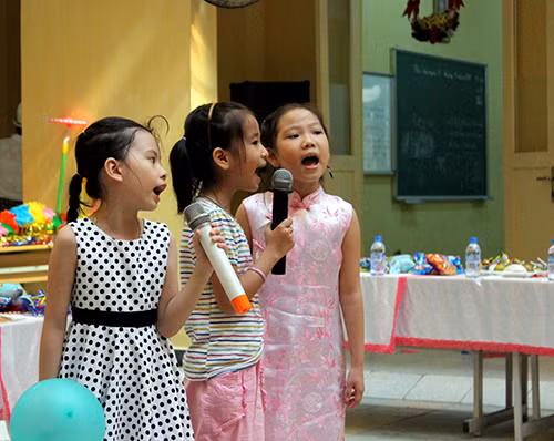 Tuổi thơ em với ánh trăng rằm ảnh 10