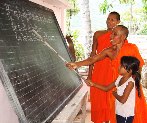 Phát triển giáo dục vùng đồng bào DTTS ảnh 1