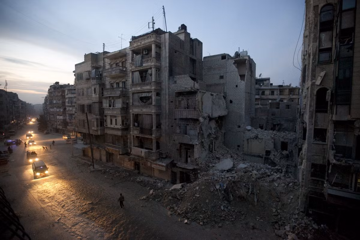 Ảnh đoạt giải đầy ám ảnh về cuộc chiến Syria ảnh 7