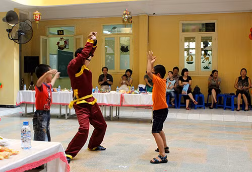 Tuổi thơ em với ánh trăng rằm ảnh 7