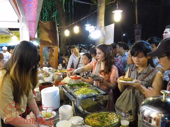 Hàng trăm món ngon thế giới quy tụ tại TP Hồ Chí Minh ảnh 1