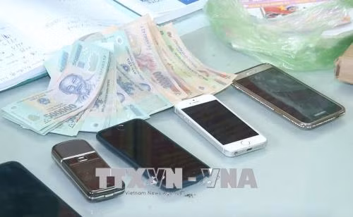 Lỗ hổng trong quản lý thẻ cào điện thoại di động ảnh 1
