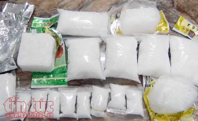 ‘Nữ quái’ cầm đầu đường dây vận chuyển hơn 9kg ma tuý đá từ Campuchia về Việt Nam ảnh 2