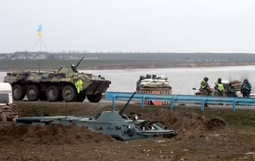 Ukraine chưa có kế hoạch điều quân tới Crimea ảnh 1