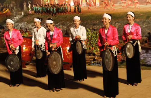Trang phục truyền thống của dân tộc thiểu số ảnh 4