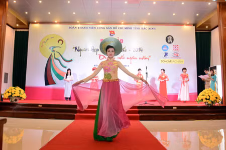 Người đẹp Kinh Bắc hội tụ 'Duyên sắc ngàn năm' ảnh 2