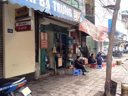 Nhà siêu méo án ngữ mặt phố Hà Nội ảnh 4