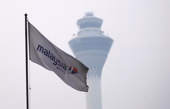 Máy bay Malaysia mất tích từng bị hỏng cánh năm 2012 ảnh 1