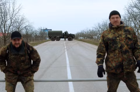 Ukraine chặn máy bay Nga xâm phạm không phận ảnh 1