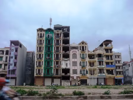Nhà siêu méo án ngữ mặt phố Hà Nội ảnh 21