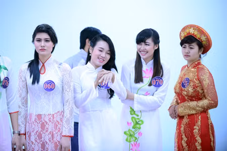 Người đẹp Kinh Bắc hội tụ 'Duyên sắc ngàn năm' ảnh 1