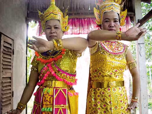 Cần nỗ lực bảo tồn múa Rô băm ảnh 1