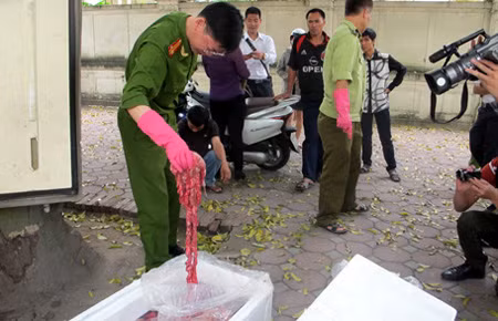 Thêm một vụ vận chuyển nội tạng 'bẩn' qua đường không ảnh 1