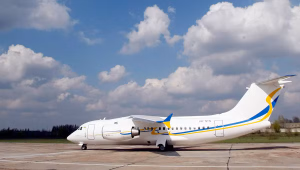 Ukraine chuyển giao máy bay chở khách cho Cuba ảnh 1