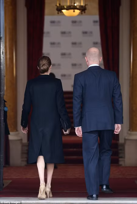 Angelina Jolie thành chính khách Hội nghị G8 ảnh 5
