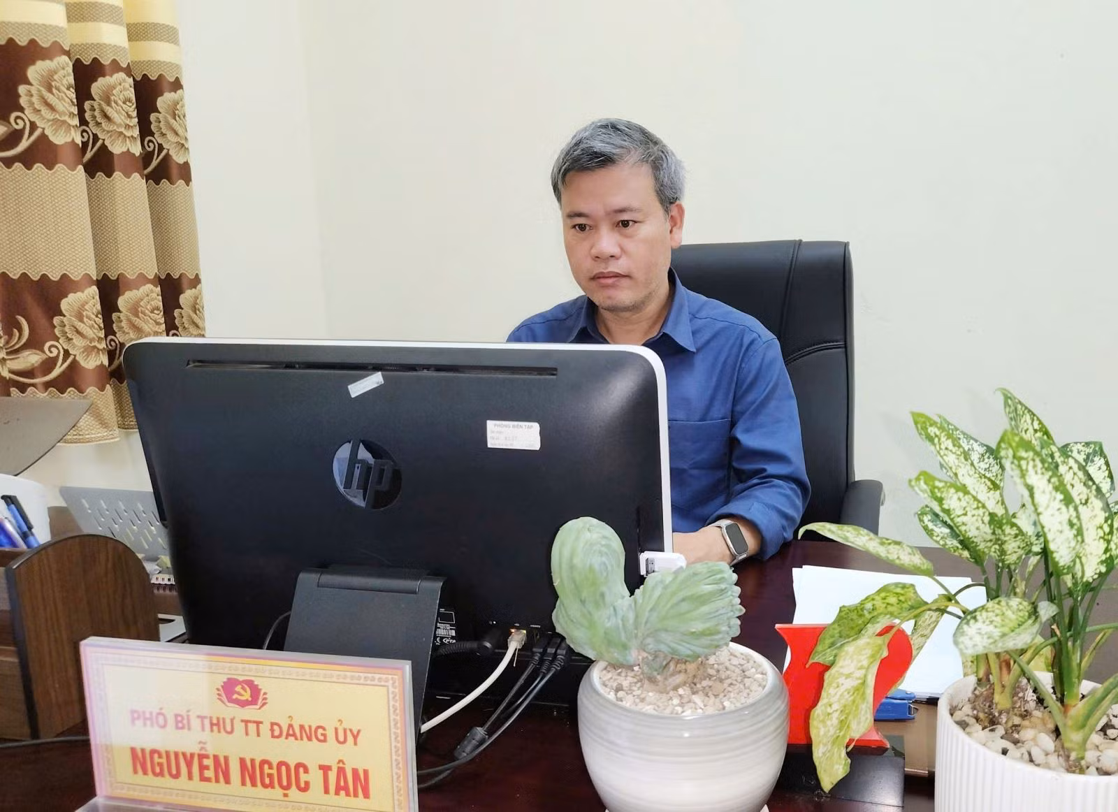 Ông Nguyễn Ngọc Tân, Phó Bí thư Thường trực Đảng ủy xã Co Mạ, tỉnh Sơn La, đóng góp ý kiến vào dự thảo các văn kiện trình Đại hội XIV của Đảng.