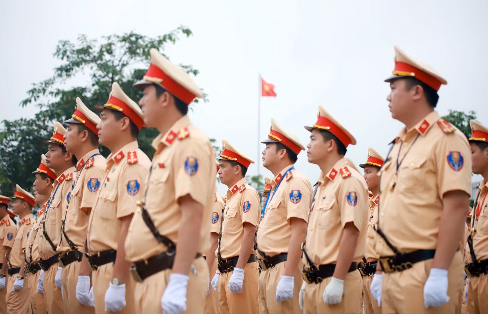 Ngày 15/4/2021, tại Hà Nội, Cục Cảnh sát giao thông tổ chức Lễ ra quân thực hiện cao điểm bảo đảm trật tự, an toàn giao thông, trật tự xã hội dịp lễ 30/4, 1/5, bảo vệ bầu cử đại biểu Quốc hội khóa XV và đại biểu HĐND các cấp nhiệm kỳ 2021 - 2026.
