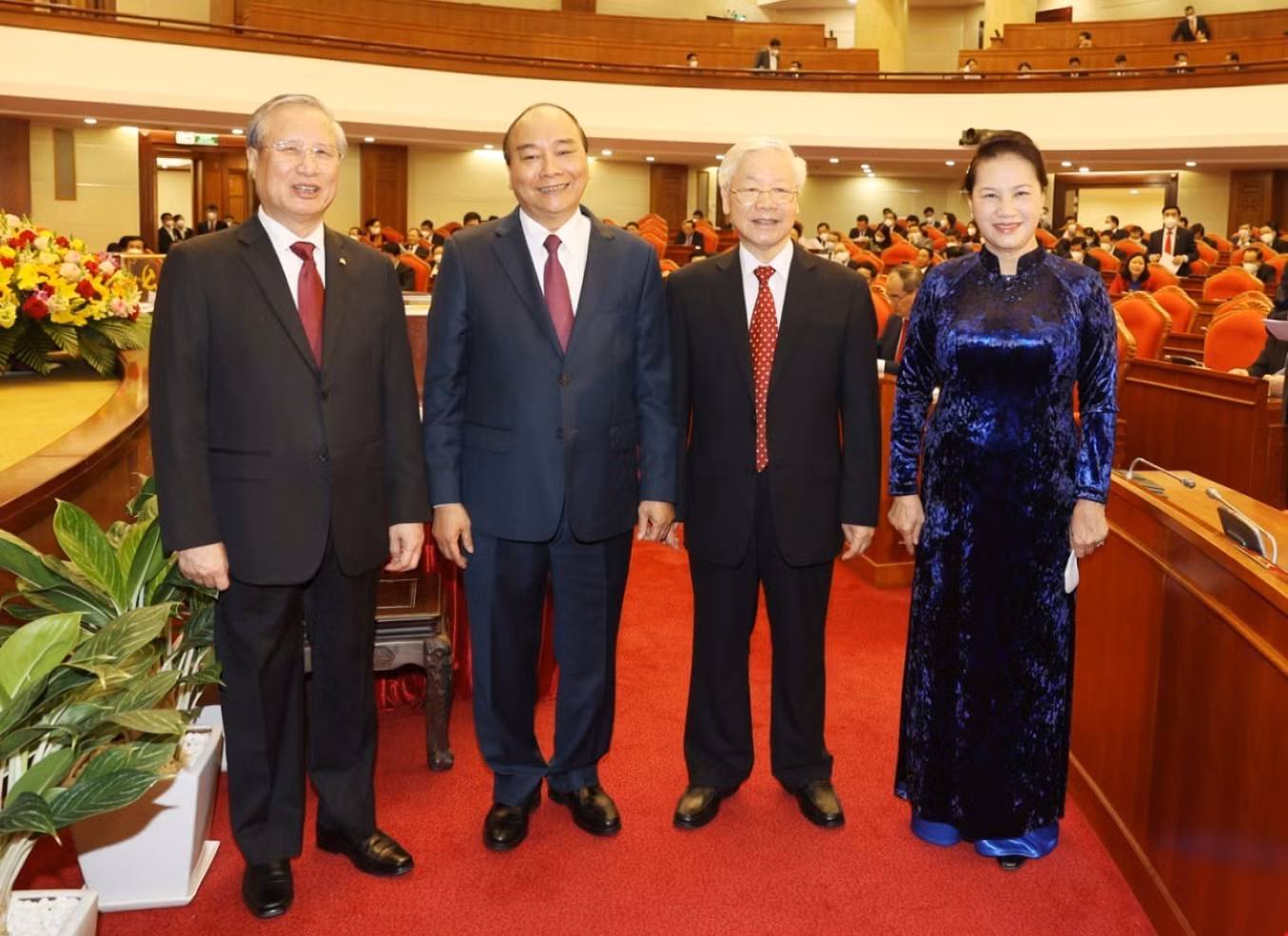 Tổng Bí thư, Chủ tịch nước Nguyễn Phú Trọng; Thủ tướng Nguyễn Xuân Phúc; Chủ tịch Quốc hội Nguyễn Thị Kim Ngân và Thường trực Ban Bí thư Trần Quốc Vượng dự Hội nghị lần thứ 14 Ban Chấp hành Trung ương Đảng Cộng sản Việt Nam khóa XII.