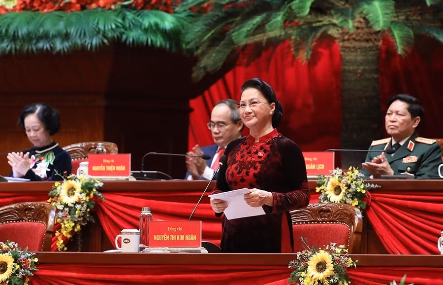 Đồng chí Nguyễn Thị Kim Ngân, Ủy viên Bộ Chính trị, Chủ tịch Quốc hội thay mặt Đoàn Chủ tịch điều hành Đại hội.