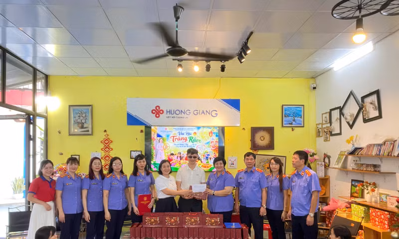 Vụ 12 Viện kiểm sát Nhân dân tối cao thăm, tặng quà Trung tâm hỗ trợ người khuyết tật Lào Cai