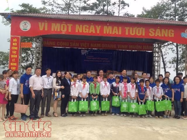 ‘Trao tặng yêu thương’ cho học sinh xã Tả Giàng Phình, Sa Pa ảnh 5