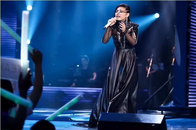 Hiền Mai làm nóng The Voice với 'I don't wanna miss a thing' của Aerosmith ảnh 4