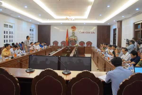 Họp khẩn khắc phục hậu quả vụ tai nạn thảm khốc ở Gia Lai ảnh 1