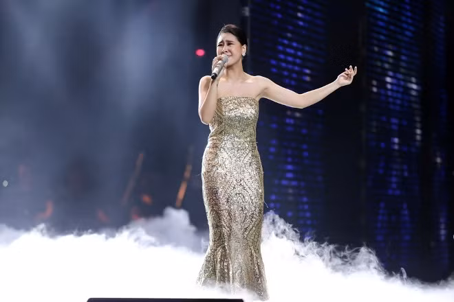 The Voice 2017 vòng liveshow: Phương Mai dũng cảm mang hit 'Ánh sáng đời tôi' của Thu Minh lên sân khấu ảnh 4